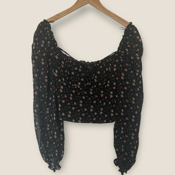 WAYF | NWT Ditsy Long Sleeve Crop Top | Size M | Black Floral - Picture 5 of 12